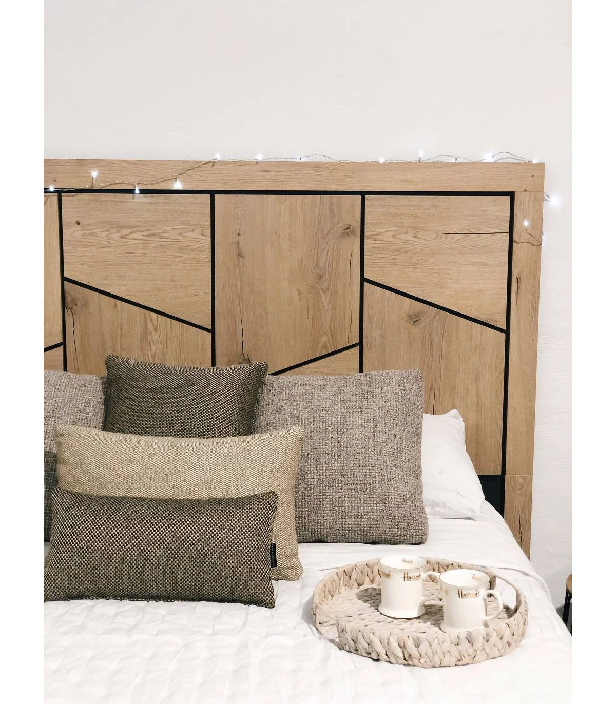 Cabecero con patas de madera para cama de 135 cm